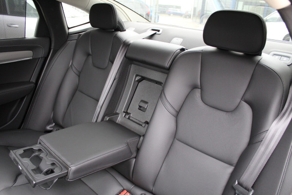 Volvo S90 2.0 T8 AWD Ultimate Dark | Panoramadak | H&K | Head-up | Leder | Pilot Assist | BLIS