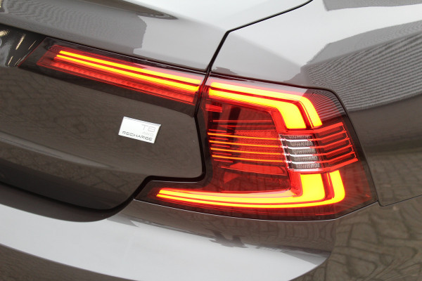 Volvo S90 2.0 T8 AWD Ultimate Dark | Panoramadak | H&K | Head-up | Leder | Pilot Assist | BLIS