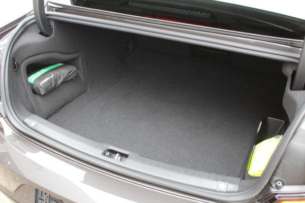 Volvo S90 2.0 T8 AWD Ultimate Dark | Panoramadak | H&K | Head-up | Leder | Pilot Assist | BLIS