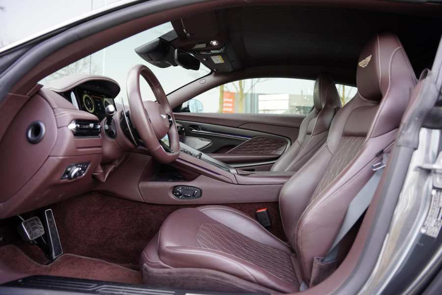 Aston Martin DB12 4.0 V8 / NL-Auto / B&W / Carbon