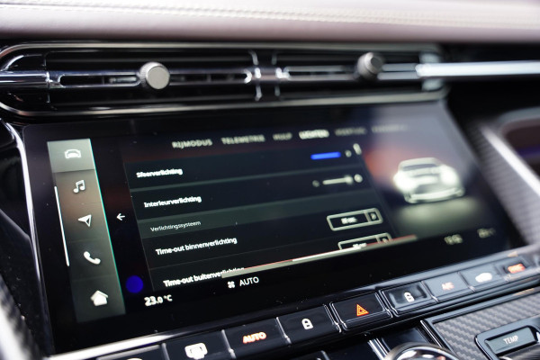 Aston Martin DB12 4.0 V8 / NL-Auto / B&W / Carbon