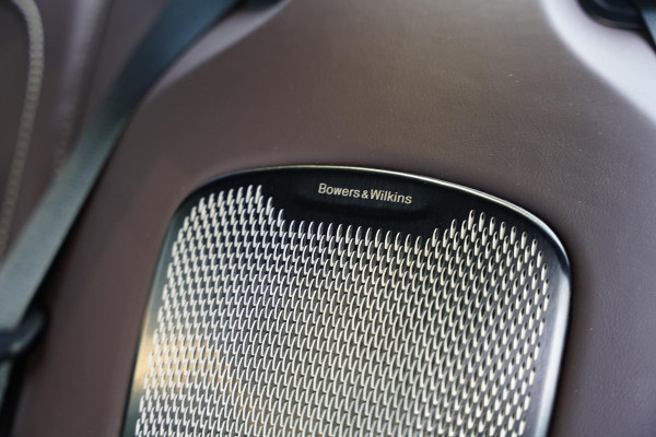 Aston Martin DB12 4.0 V8 / NL-Auto / B&W / Carbon