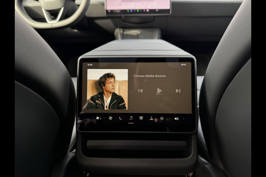 Tesla Model Y Premium Long Range AWD 75 kWh 10.000KM! | AFN. TREKHAAK | FABRIEKSGARANTIE TOT 2029! BTW| NIEUW MODEL