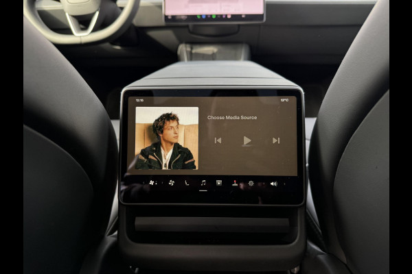 Tesla Model Y Premium Long Range AWD 75 kWh 10.000KM! | AFN. TREKHAAK | FABRIEKSGARANTIE TOT 2029! BTW| NIEUW MODEL