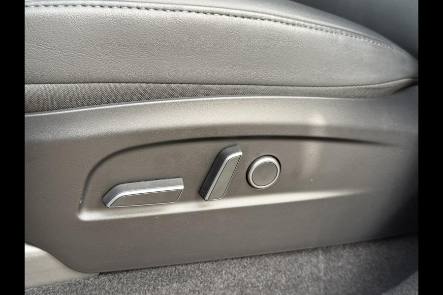 Tesla Model Y Premium Long Range AWD 75 kWh 10.000KM! | AFN. TREKHAAK | FABRIEKSGARANTIE TOT 2029! BTW| NIEUW MODEL