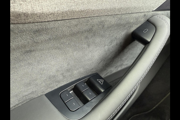 Tesla Model Y Premium Long Range AWD 75 kWh 10.000KM! | AFN. TREKHAAK | FABRIEKSGARANTIE TOT 2029! BTW| NIEUW MODEL