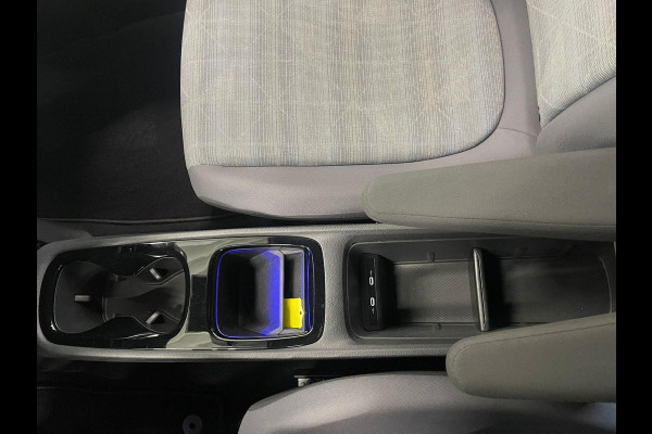 Volkswagen ID.3 Pro 58 kWh Navigatie Apple Carplay/Android Auto Parkeersensoren Adaptive Cruise Control Stoel- en stuurverwarming Lichtmetalen velgen Climate Control