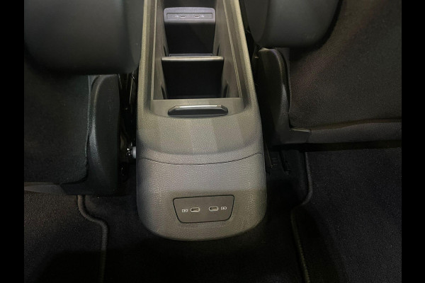 Volkswagen ID.3 Pro 58 kWh Navigatie Apple Carplay/Android Auto Parkeersensoren Adaptive Cruise Control Stoel- en stuurverwarming Lichtmetalen velgen Climate Control