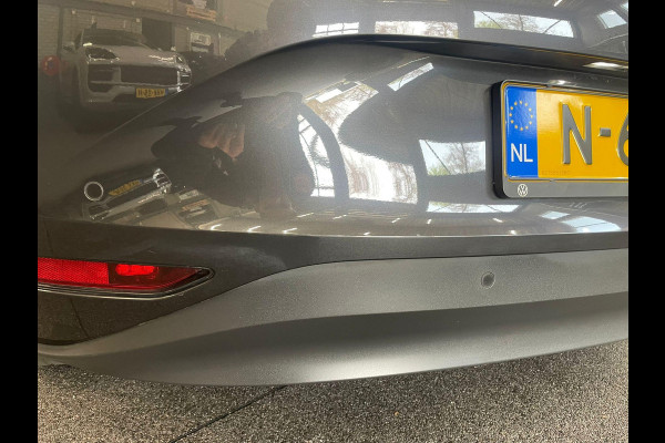 Volkswagen ID.3 Pro 58 kWh Navigatie Apple Carplay/Android Auto Parkeersensoren Adaptive Cruise Control Stoel- en stuurverwarming Lichtmetalen velgen Climate Control