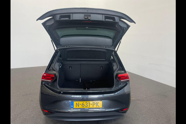Volkswagen ID.3 Pro 58 kWh Navigatie Apple Carplay/Android Auto Parkeersensoren Adaptive Cruise Control Stoel- en stuurverwarming Lichtmetalen velgen Climate Control