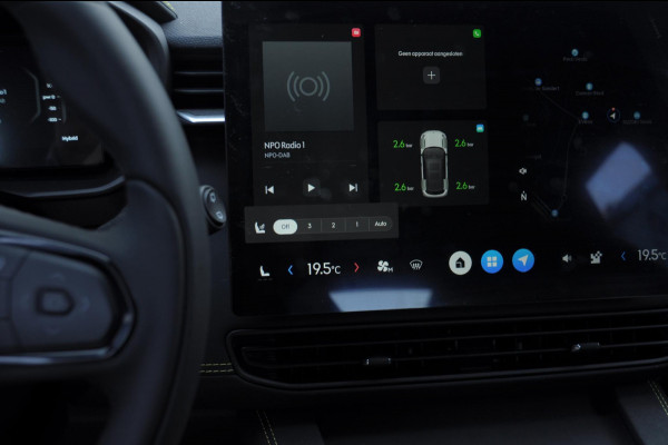 Lynk & Co 01 276PK Automaat Core / Adaptieve cruise control / Stoel - en stuurwielverwarming / Parkeersensoren / Achteruitrijcamera / Apple carplay / Trekhaak / Metallic lak / 19" lichtmetalen velgen
