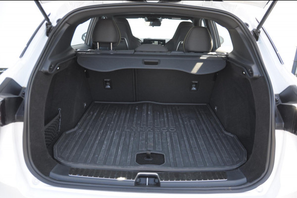 Lynk & Co 01 276PK Automaat Core / Adaptieve cruise control / Stoel - en stuurwielverwarming / Parkeersensoren / Achteruitrijcamera / Apple carplay / Trekhaak / Metallic lak / 19" lichtmetalen velgen