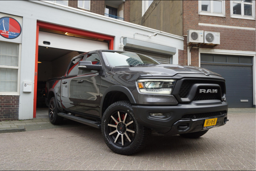 Dodge Ram 1500 5.7 V8 4x4 Crew Cab Rebel Sport | Luchtvering PANO -dak | Black Line | Off Road | Groot Navi | Apple CarPlay | Keyless | 20inch | Harman Kardon | Full LED | LPG onderbouw | excl BTW 3/2026 beurt + 4x Banden