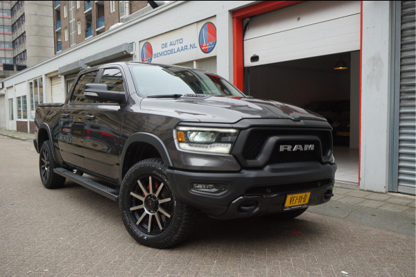 Dodge Ram 1500 5.7 V8 4x4 Crew Cab Rebel Sport | Luchtvering PANO -dak | Black Line | Off Road | Groot Navi | Apple CarPlay | Keyless | 20inch | Harman Kardon | Full LED | LPG onderbouw | excl BTW 3/2026 beurt + 4x Banden