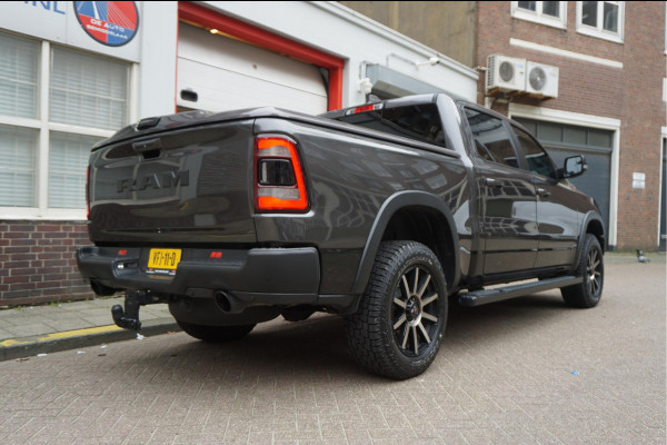 Dodge Ram 1500 5.7 V8 4x4 Crew Cab Rebel Sport | Luchtvering PANO -dak | Black Line | Off Road | Groot Navi | Apple CarPlay | Keyless | 20inch | Harman Kardon | Full LED | LPG onderbouw | excl BTW 3/2026 beurt + 4x Banden