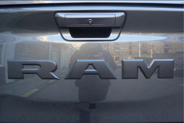 Dodge Ram 1500 5.7 V8 4x4 Crew Cab Rebel Sport | Luchtvering PANO -dak | Black Line | Off Road | Groot Navi | Apple CarPlay | Keyless | 20inch | Harman Kardon | Full LED | LPG onderbouw | excl BTW 3/2026 beurt + 4x Banden