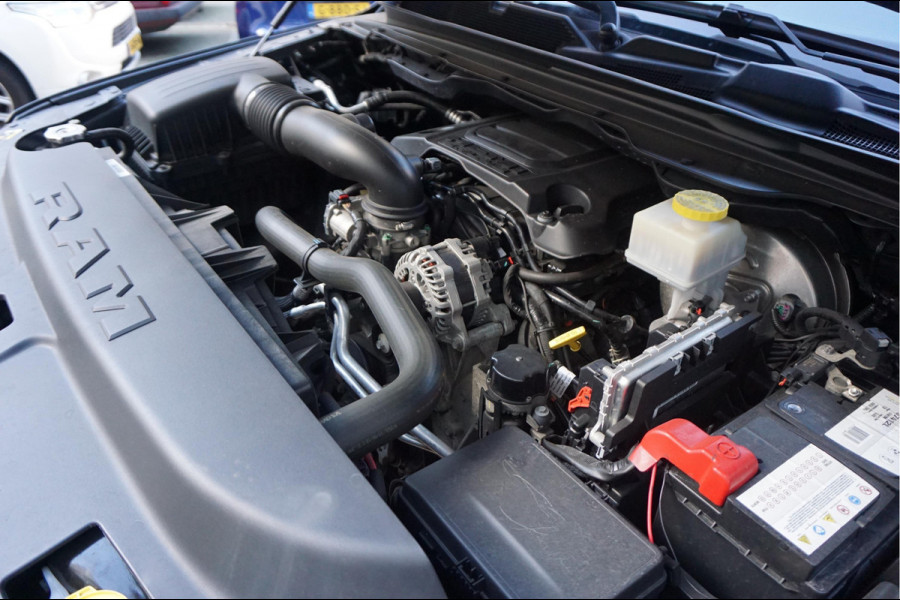 Dodge Ram 1500 5.7 V8 4x4 Crew Cab Rebel Sport | Luchtvering PANO -dak | Black Line | Off Road | Groot Navi | Apple CarPlay | Keyless | 20inch | Harman Kardon | Full LED | LPG onderbouw | excl BTW 3/2026 beurt + 4x Banden