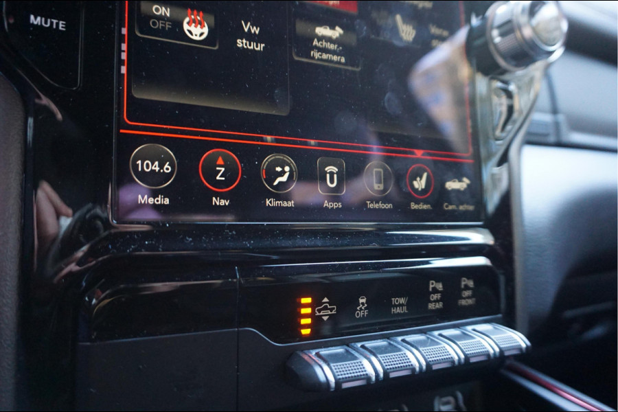 Dodge Ram 1500 5.7 V8 4x4 Crew Cab Rebel Sport | Luchtvering PANO -dak | Black Line | Off Road | Groot Navi | Apple CarPlay | Keyless | 20inch | Harman Kardon | Full LED | LPG onderbouw | excl BTW 3/2026 beurt + 4x Banden