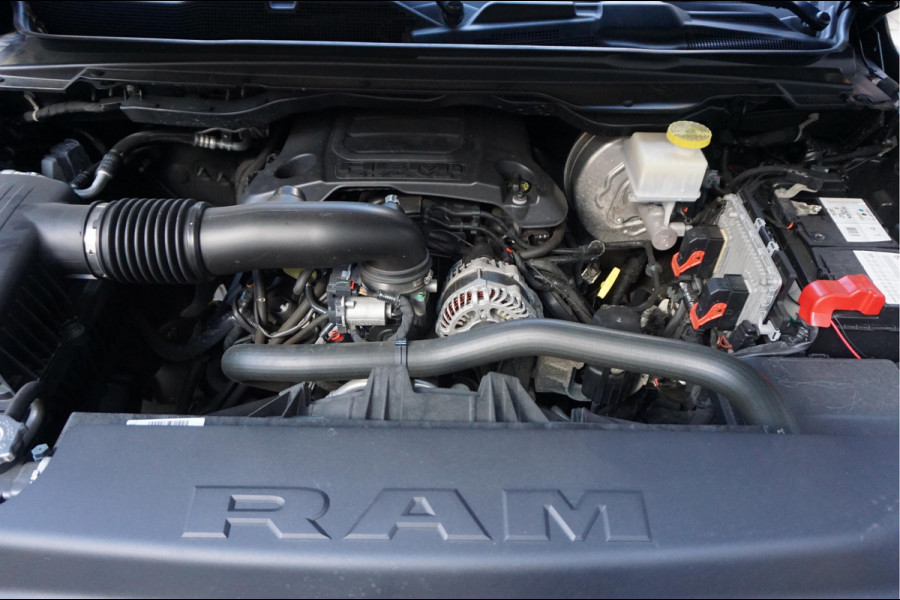 Dodge Ram 1500 5.7 V8 4x4 Crew Cab Rebel Sport | Luchtvering PANO -dak | Black Line | Off Road | Groot Navi | Apple CarPlay | Keyless | 20inch | Harman Kardon | Full LED | LPG onderbouw | excl BTW 3/2026 beurt + 4x Banden