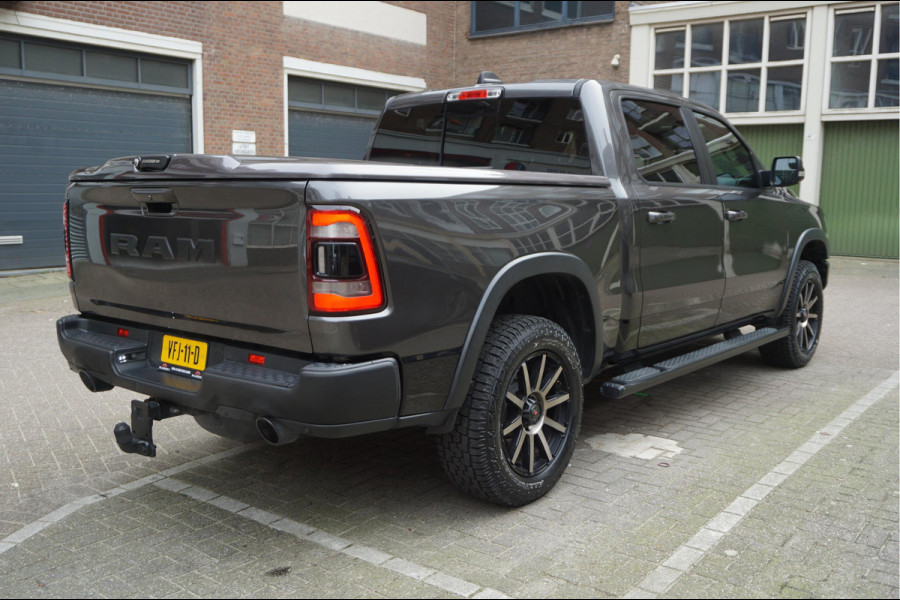 Dodge Ram 1500 5.7 V8 4x4 Crew Cab Rebel Sport | Luchtvering PANO -dak | Black Line | Off Road | Groot Navi | Apple CarPlay | Keyless | 20inch | Harman Kardon | Full LED | LPG onderbouw | excl BTW 3/2026 beurt + 4x Banden