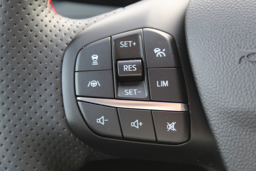 Ford Kuga 2.5-225pk Plug-in Hybrid ST-Line X. Hybride rijden voor een reële prijs ! Adaptive Cruise Control, Stoel-, achterbank, stuur- en voorraamverwarming, autm. airco dual, camera v+a, elektr. achterklep, side- en lane assist etc.