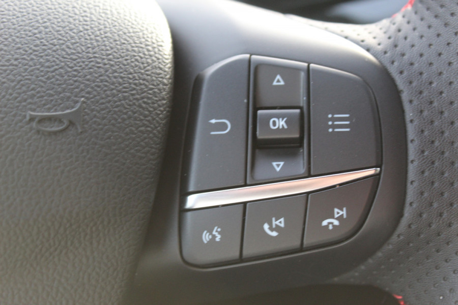 Ford Kuga 2.5-225pk Plug-in Hybrid ST-Line X. Hybride rijden voor een reële prijs ! Adaptive Cruise Control, Stoel-, achterbank, stuur- en voorraamverwarming, autm. airco dual, camera v+a, elektr. achterklep, side- en lane assist etc.