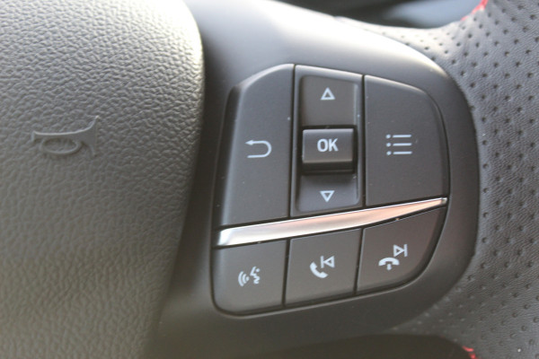 Ford Kuga 2.5-225pk Plug-in Hybrid ST-Line X. Hybride rijden voor een reële prijs ! Adaptive Cruise Control, Stoel-, achterbank, stuur- en voorraamverwarming, autm. airco dual, camera v+a, elektr. achterklep, side- en lane assist etc.