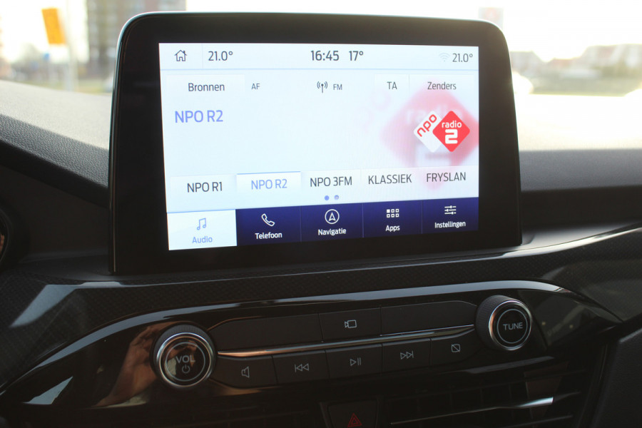 Ford Kuga 2.5-225pk Plug-in Hybrid ST-Line X. Hybride rijden voor een reële prijs ! Adaptive Cruise Control, Stoel-, achterbank, stuur- en voorraamverwarming, autm. airco dual, camera v+a, elektr. achterklep, side- en lane assist etc.