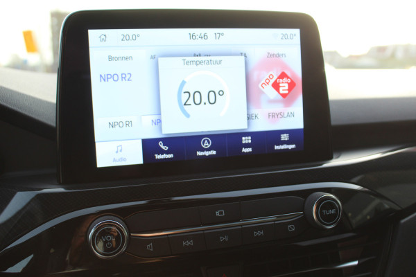 Ford Kuga 2.5-225pk Plug-in Hybrid ST-Line X. Hybride rijden voor een reële prijs ! Adaptive Cruise Control, Stoel-, achterbank, stuur- en voorraamverwarming, autm. airco dual, camera v+a, elektr. achterklep, side- en lane assist etc.