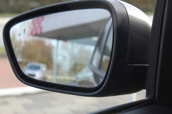 Ford Kuga 2.5-225pk Plug-in Hybrid ST-Line X. Hybride rijden voor een reële prijs ! Adaptive Cruise Control, Stoel-, achterbank, stuur- en voorraamverwarming, autm. airco dual, camera v+a, elektr. achterklep, side- en lane assist etc.