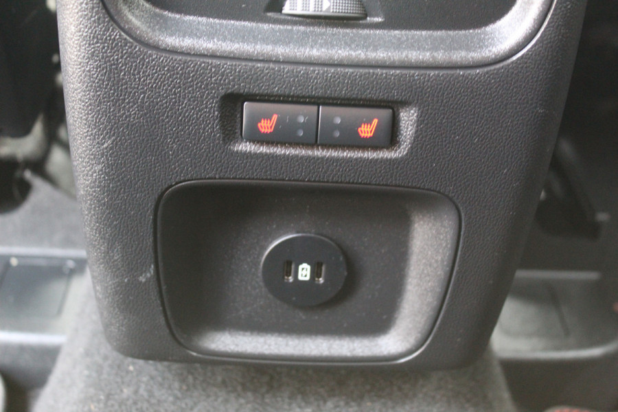 Ford Kuga 2.5-225pk Plug-in Hybrid ST-Line X. Hybride rijden voor een reële prijs ! Adaptive Cruise Control, Stoel-, achterbank, stuur- en voorraamverwarming, autm. airco dual, camera v+a, elektr. achterklep, side- en lane assist etc.