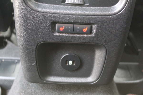 Ford Kuga 2.5-225pk Plug-in Hybrid ST-Line X. Hybride rijden voor een reële prijs ! Adaptive Cruise Control, Stoel-, achterbank, stuur- en voorraamverwarming, autm. airco dual, camera v+a, elektr. achterklep, side- en lane assist etc.