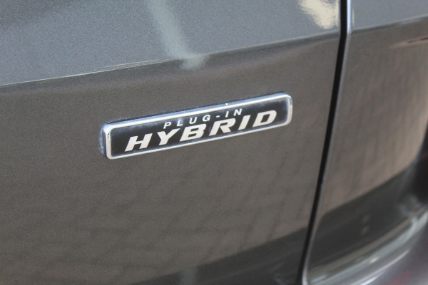 Ford Kuga 2.5-225pk Plug-in Hybrid ST-Line X. Hybride rijden voor een reële prijs ! Adaptive Cruise Control, Stoel-, achterbank, stuur- en voorraamverwarming, autm. airco dual, camera v+a, elektr. achterklep, side- en lane assist etc.