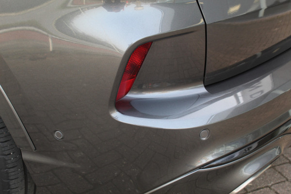 Ford Kuga 2.5-225pk Plug-in Hybrid ST-Line X. Hybride rijden voor een reële prijs ! Adaptive Cruise Control, Stoel-, achterbank, stuur- en voorraamverwarming, autm. airco dual, camera v+a, elektr. achterklep, side- en lane assist etc.