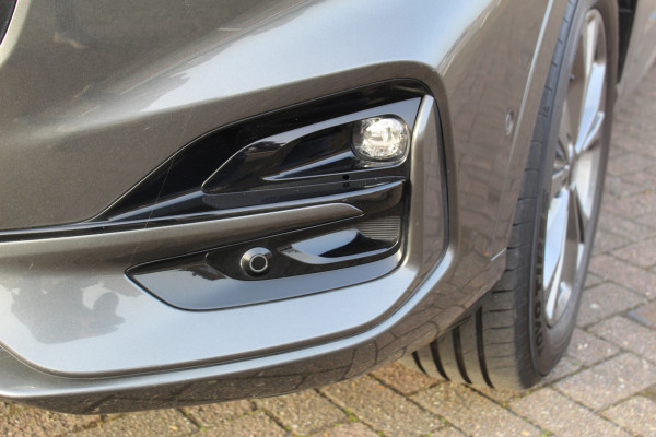 Ford Kuga 2.5-225pk Plug-in Hybrid ST-Line X. Hybride rijden voor een reële prijs ! Adaptive Cruise Control, Stoel-, achterbank, stuur- en voorraamverwarming, autm. airco dual, camera v+a, elektr. achterklep, side- en lane assist etc.