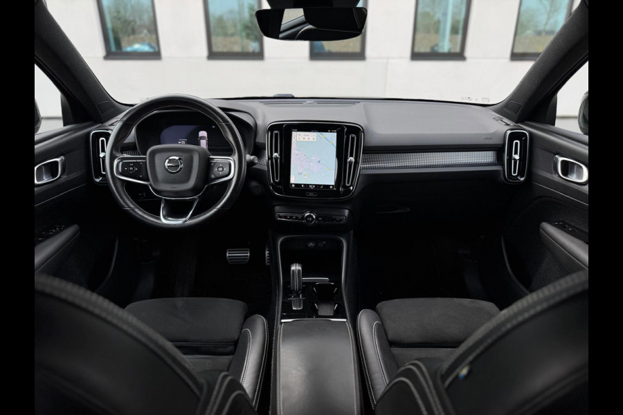 Volvo XC40 Recharge P8 AWD 408 pk R-Design, afneembare trekhaak, stoelverwarming, 1 e eigenaar, NL auto met nap