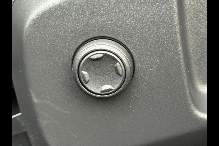 Volvo XC40 Recharge P8 AWD 408 pk R-Design, afneembare trekhaak, stoelverwarming, 1 e eigenaar, NL auto met nap