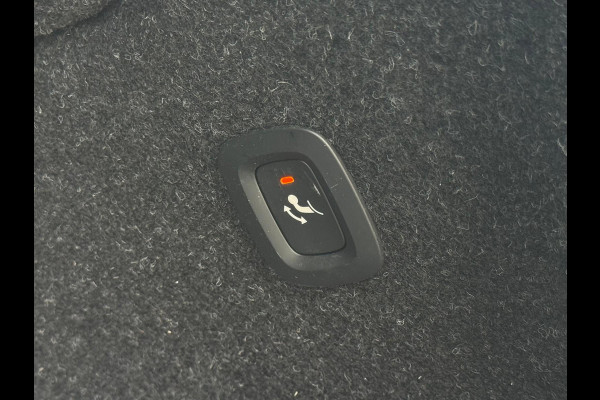 Volvo XC40 Recharge P8 AWD 408 pkR-Design, afneembare trekhaak, achteruitrijcamera, stoelverwarming, 1 e eigenaar, NL auto met nap