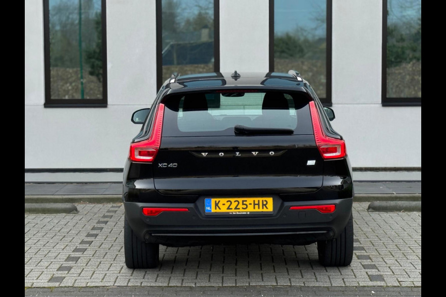 Volvo XC40 Recharge P8 AWD 408 pkR-Design, afneembare trekhaak, achteruitrijcamera, stoelverwarming, 1 e eigenaar, NL auto met nap