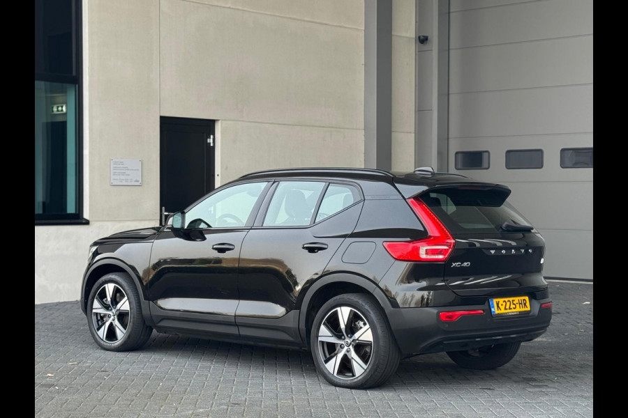 Volvo XC40 Recharge P8 AWD 408 pkR-Design, afneembare trekhaak, achteruitrijcamera, stoelverwarming, 1 e eigenaar, NL auto met nap