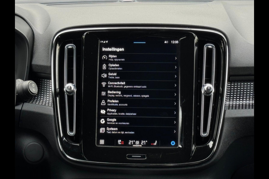 Volvo XC40 Recharge P8 AWD 408 pkR-Design, afneembare trekhaak, achteruitrijcamera, stoelverwarming, 1 e eigenaar, NL auto met nap