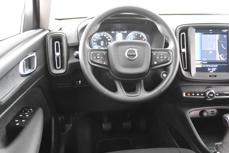 Volvo XC40 1.5 T2 Momentum *1ste Eigenaar*Navigatie*Parkassist*Trekhaak*