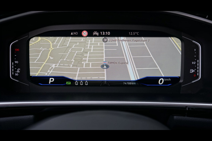 Volkswagen T-Roc 1.5 TSI R-Line AUTOMAAT-ACC-CAMERA-CLIMA-IQ LIGHT-KEYLESS-NAVIGATIE-PANORAMA-STOELVERWARMING