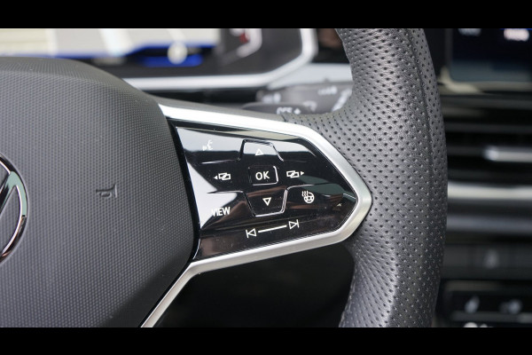 Volkswagen T-Roc 1.5 TSI R-Line AUTOMAAT-ACC-CAMERA-CLIMA-IQ LIGHT-KEYLESS-NAVIGATIE-PANORAMA-STOELVERWARMING