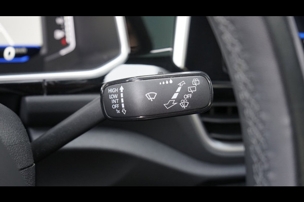 Volkswagen T-Roc 1.5 TSI R-Line AUTOMAAT-ACC-CAMERA-CLIMA-IQ LIGHT-KEYLESS-NAVIGATIE-PANORAMA-STOELVERWARMING