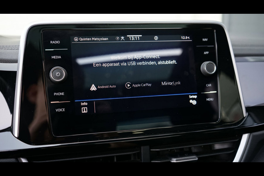 Volkswagen T-Roc 1.5 TSI R-Line AUTOMAAT-ACC-CAMERA-CLIMA-IQ LIGHT-KEYLESS-NAVIGATIE-PANORAMA-STOELVERWARMING