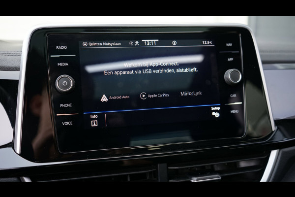 Volkswagen T-Roc 1.5 TSI R-Line AUTOMAAT-ACC-CAMERA-CLIMA-IQ LIGHT-KEYLESS-NAVIGATIE-PANORAMA-STOELVERWARMING