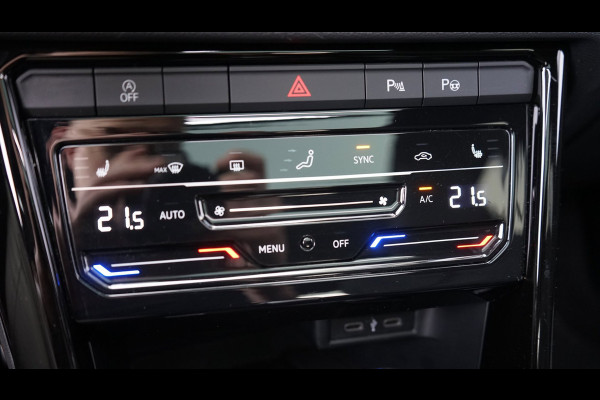 Volkswagen T-Roc 1.5 TSI R-Line AUTOMAAT-ACC-CAMERA-CLIMA-IQ LIGHT-KEYLESS-NAVIGATIE-PANORAMA-STOELVERWARMING