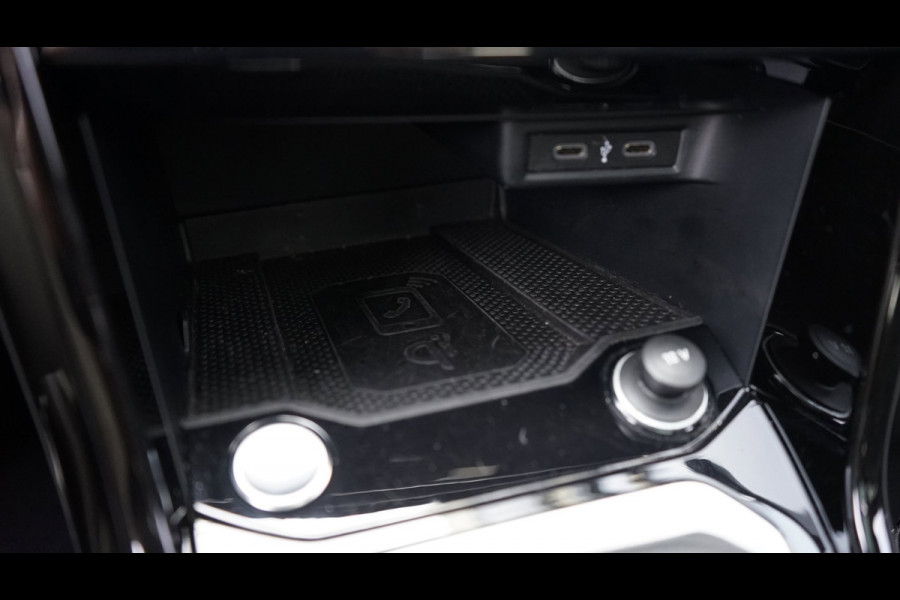 Volkswagen T-Roc 1.5 TSI R-Line AUTOMAAT-ACC-CAMERA-CLIMA-IQ LIGHT-KEYLESS-NAVIGATIE-PANORAMA-STOELVERWARMING