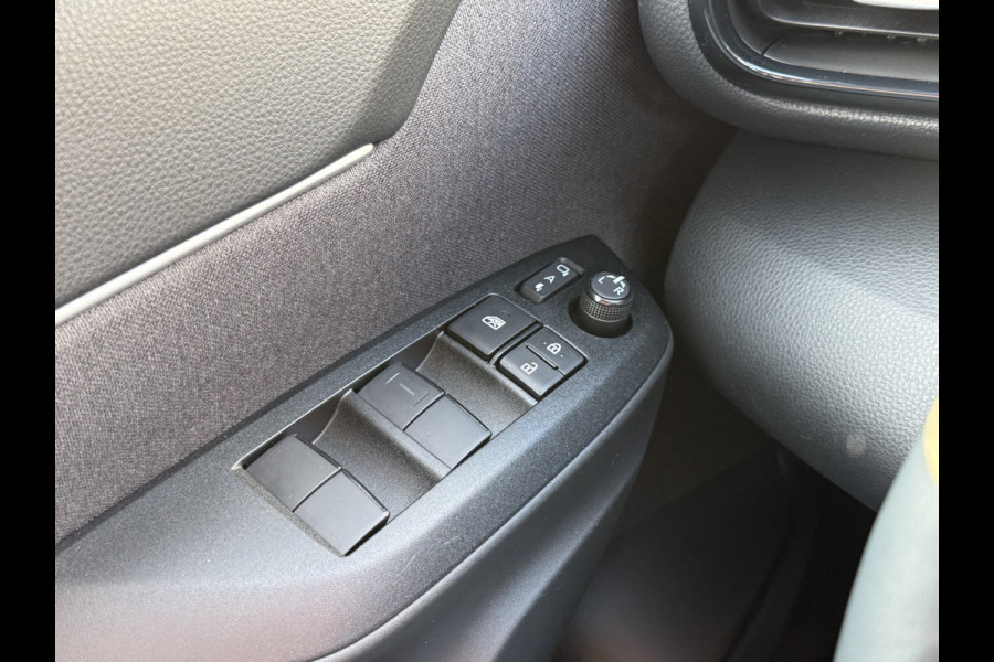 Toyota Yaris Cross 1.5 Hybrid Team D | Elek. Achterklep | CarPlay | Camera | Keyless | 17 inch